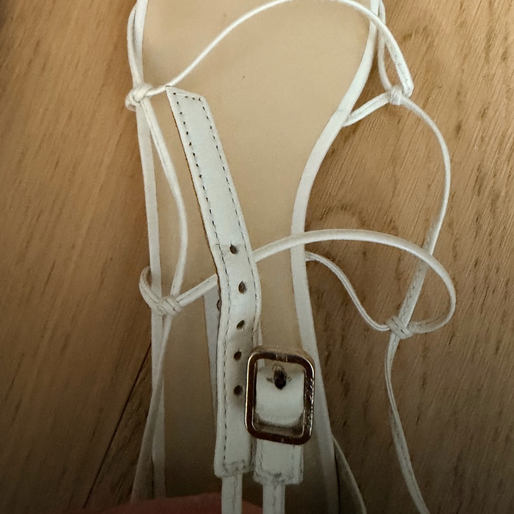 New Jimmy Choo 40.5 White Strappy Flat Sandals - Picture 4 of 6